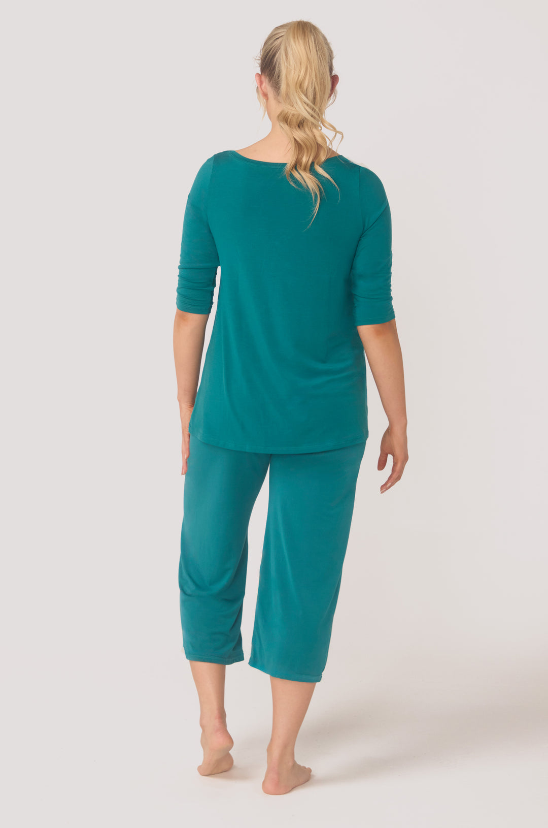 Hues Of The Sea BioLuxe™ capri flowy 3/4 pant, Black, Navy, Ocean.