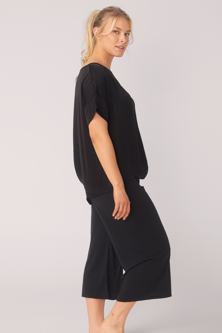 BioLuxe™ Wide Leg Capri Pants