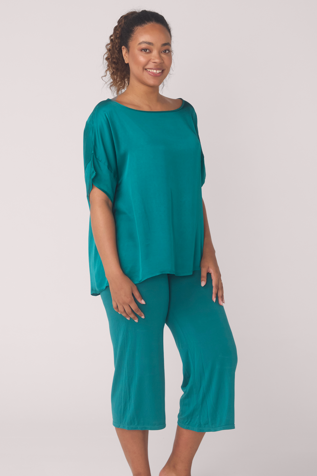 BioLuxe™ Wide Leg Capri Pants