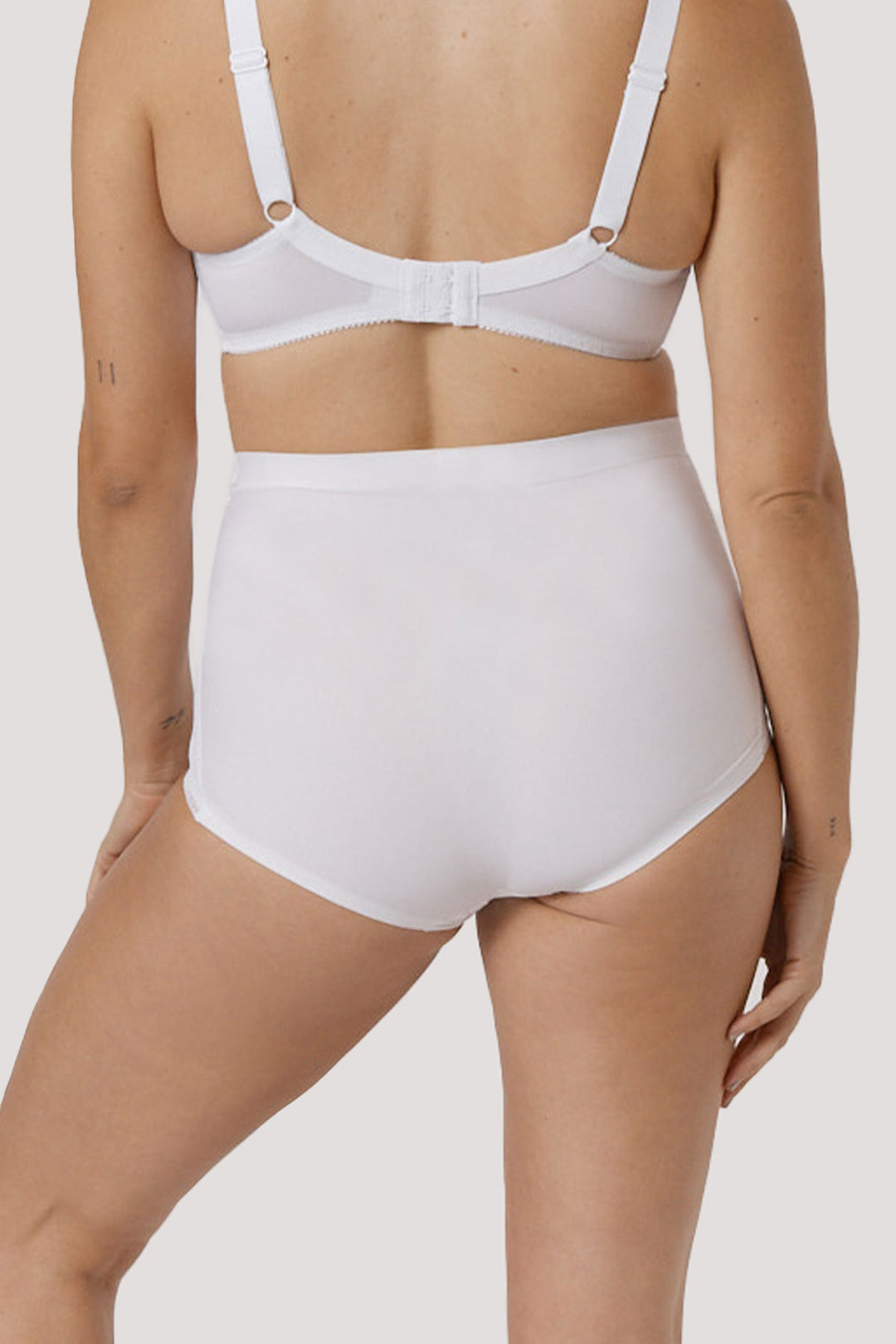 Lace Shaping Brief I Women's Comfortable shaping underwear I Bella Bodies Australia I White | Back