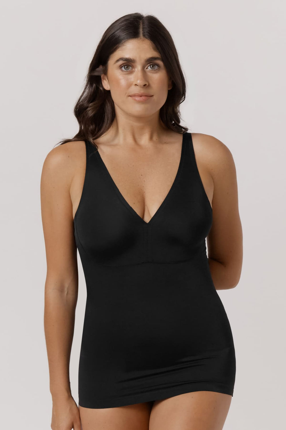 Curve Control Ultimate Cami I Women's smoothing shaping top with adjustable straps I Bella Bodies I Black